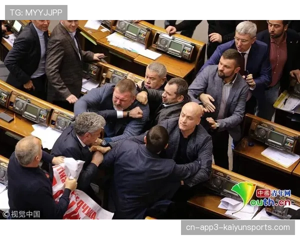 现场通讯：米兰德比火药味十足，上半场双方合计领到五张黄牌